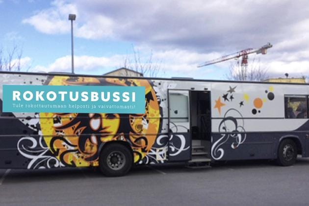 Mennään Bussilla -rokotuskiertueella on mahdollisuus ottaa joko koronarokotteen 1. annos tai 2. annos, kunhan 1. annoksesta on kulunut 6 viikkoa. KUVA: KARI LÖFHJELM