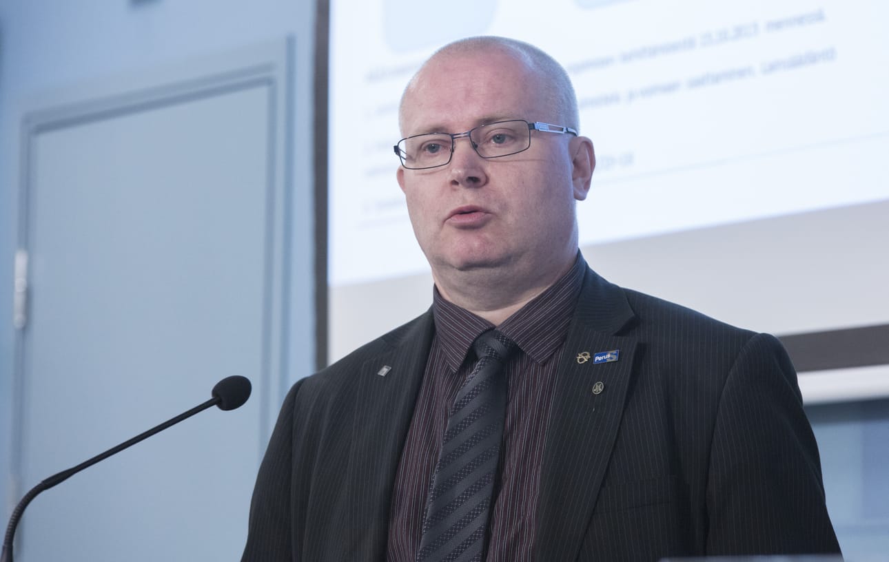 Oikeus- ja työministeri Jari Lindström (ps.) kertoo Lännen Medialle olevansa valmis esittelemään lainmuutoksen tarvittaessa nopeastikin.