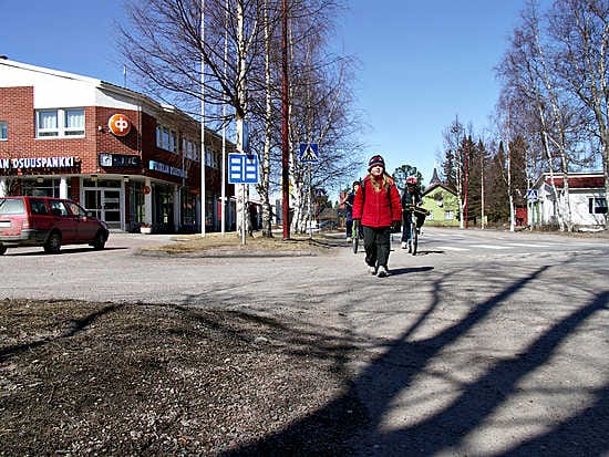 Meno entisen Pulkkilan kunnan raitilla on yhtä rauhallista kuin ennen vuodenvaihdetta toteutunutta kuntaliitostakin.