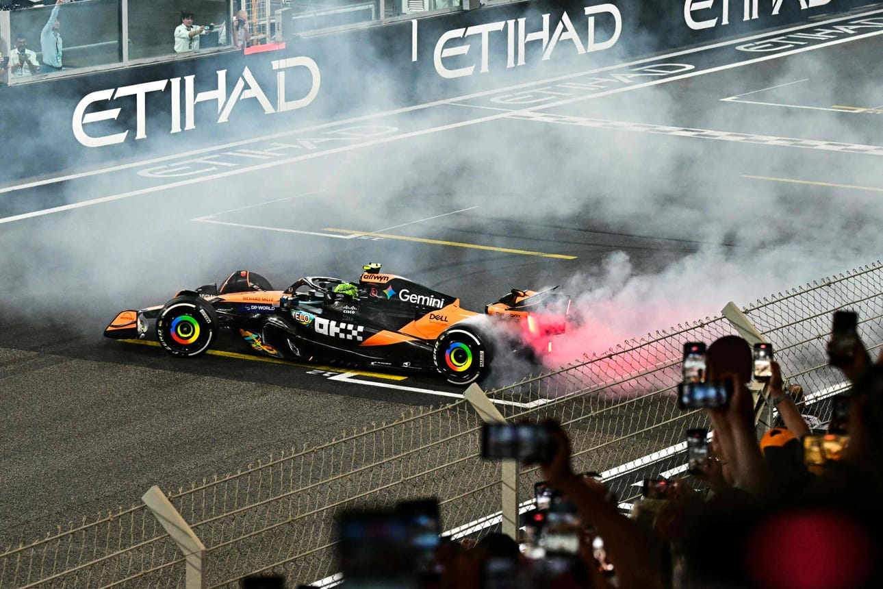 Lando Norris näytti tuuletukset maailmanmestaruuden varmistuttua.