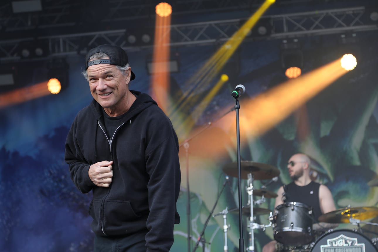 Ugly Kid Joe oli päälavan toiseksi viimeinen esiintyjä lauantaina.