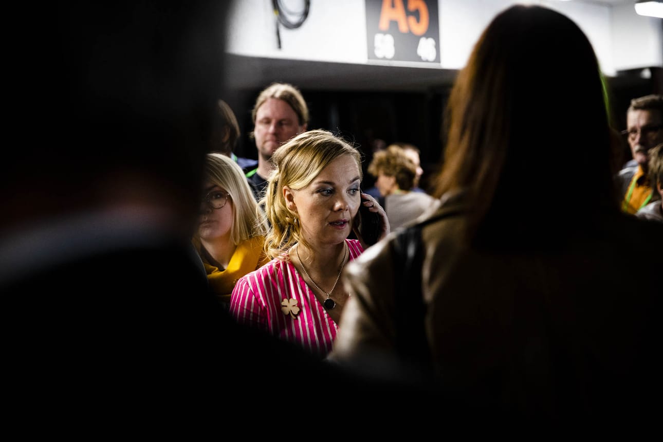 Se on siinä. Keskustaa johtaa nyt Katri Kulmuni. Kilpakumppani Antti Kaikkonen toivoi, että Kouvolasta lähtee yhtenäinen porukka.