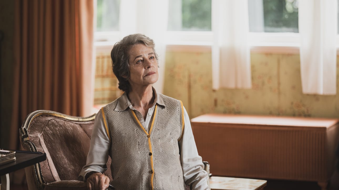 76-vuotias Charlotte Rampling tekee koskettavan roolityön Isoäiti-elokuvan päähenkilönä.