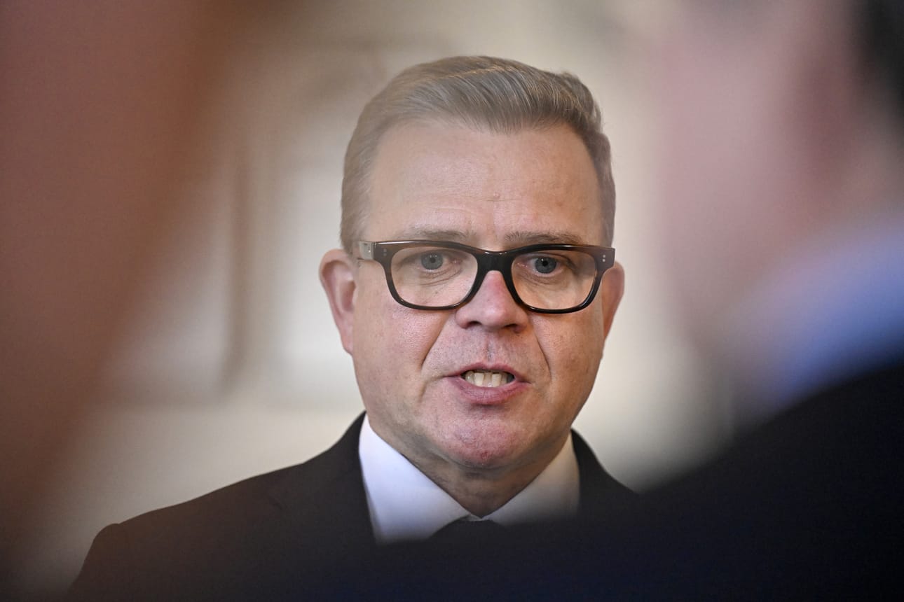 Pääministeri Petteri Orpo kiistää Financial Times -lehden tiedot, että Suomi ja viisi muuta jäsenmaata vaatisivat leikkauksia maatalouden ja köyhimpien alueiden tukiin.