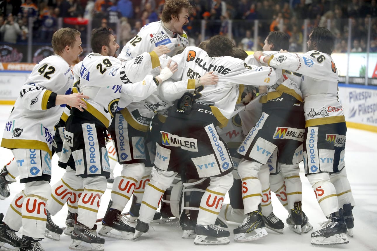 Oulun Kärpät kaatoi kevään 2018 finaaleissa Tampereen Tapparan.