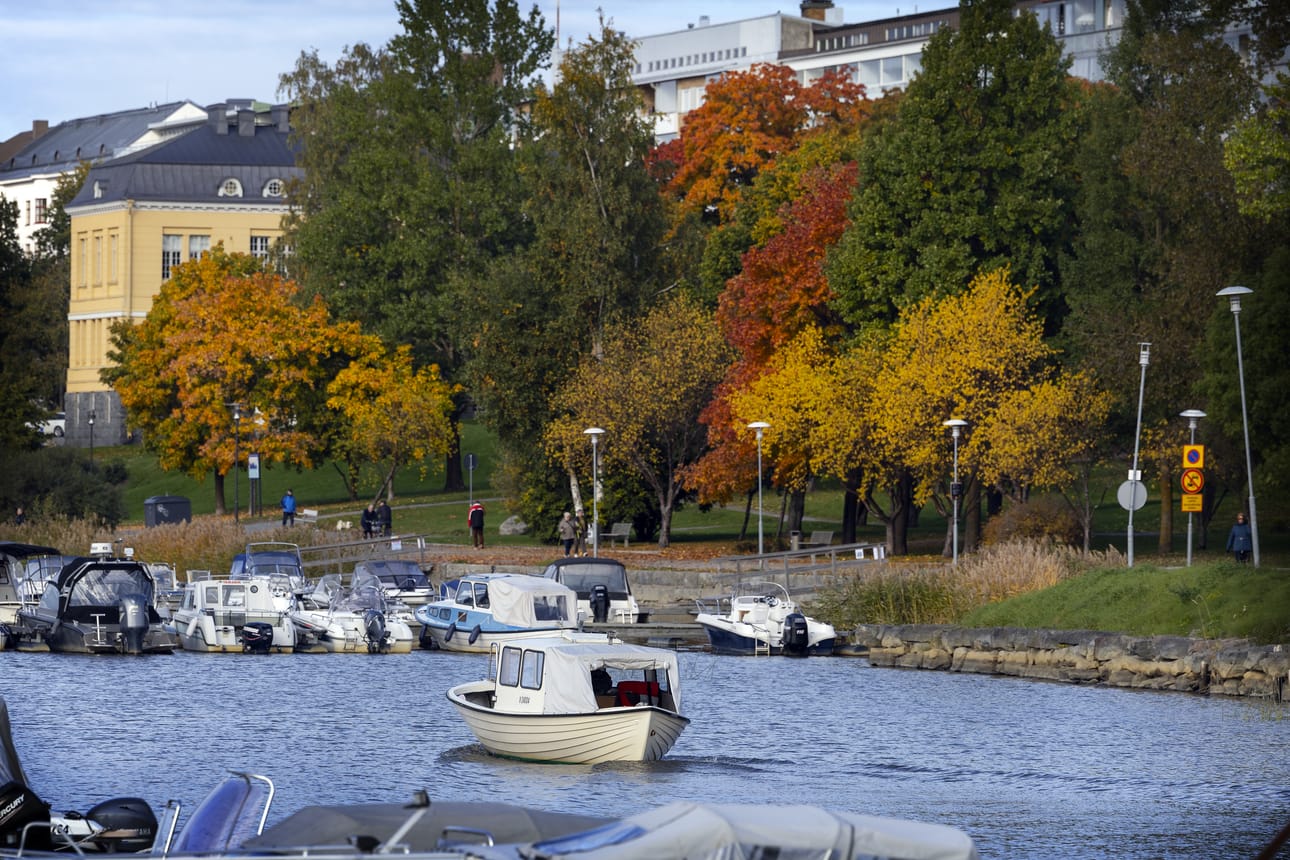 Veneilijät ovat viimeisiä viikkoja vesillä ennen talven tuloa.