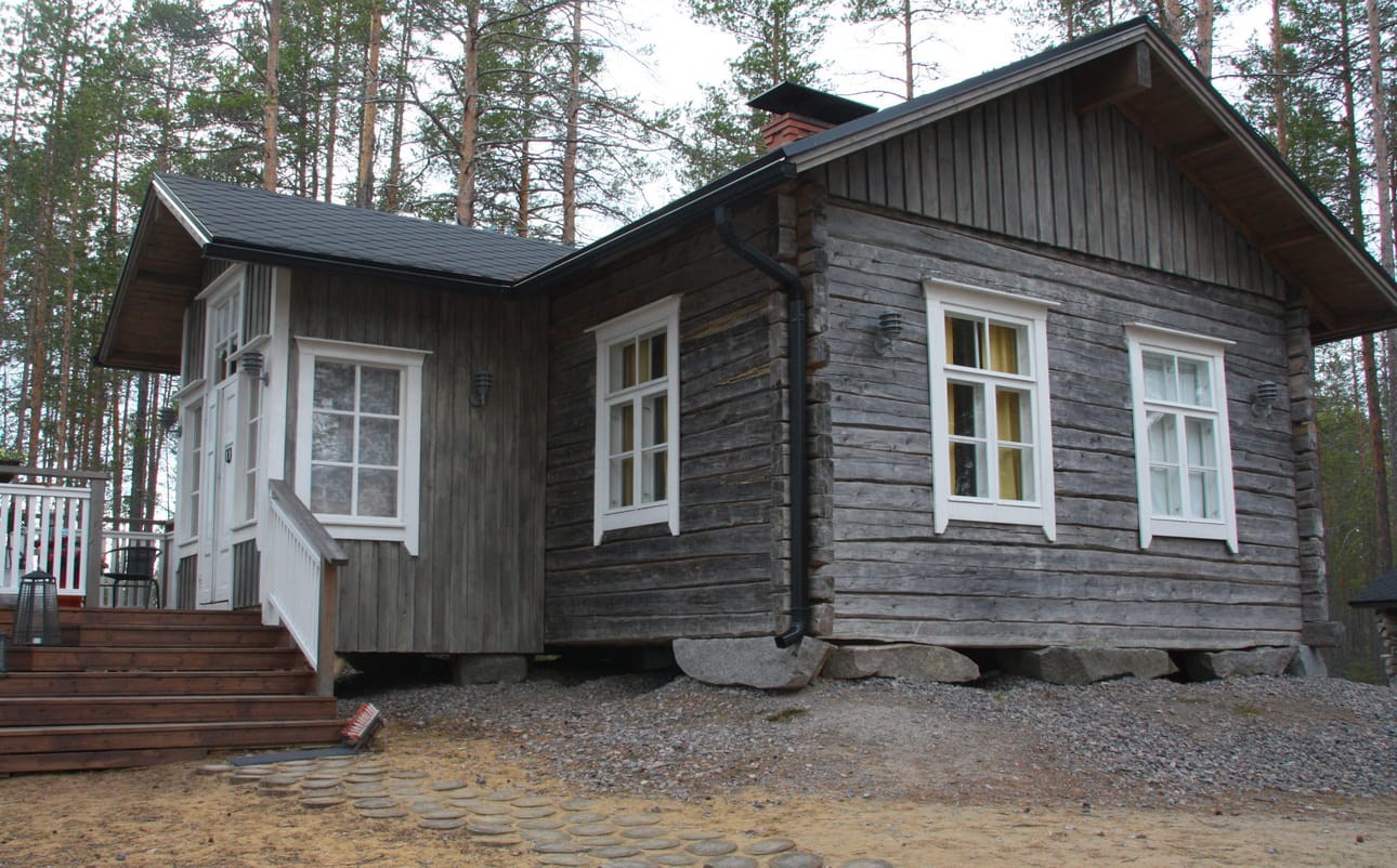 Tavastkengällä, Sainijärven rannalla oleva Liisa ja Ahti Kylmäsen mökki arvioitiin Nelosen Suomen kaunein mökki-kilpailussa kolmanneksi kauneimmaksi.