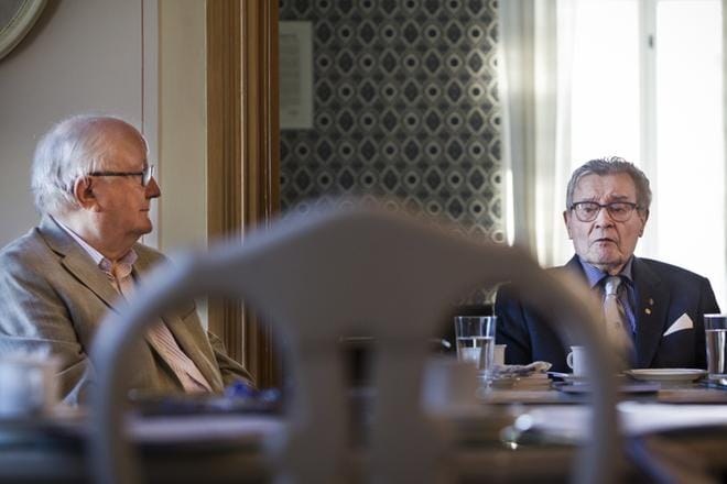Tarinoiden todenperäisyys ei huoleta tekijöitä, kustantaja Allan Blomia ja kirjoittaja Holger Strandbergia.