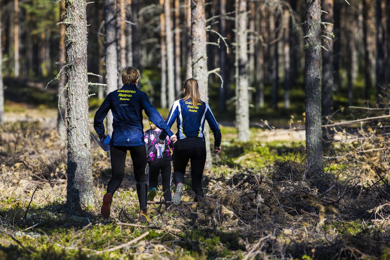 Iltarastit Siikajoen papinkankaalla. Iltarastit, kuntorastit, suunnistus, suunnistaminen, rasti, Saloisten Reipas