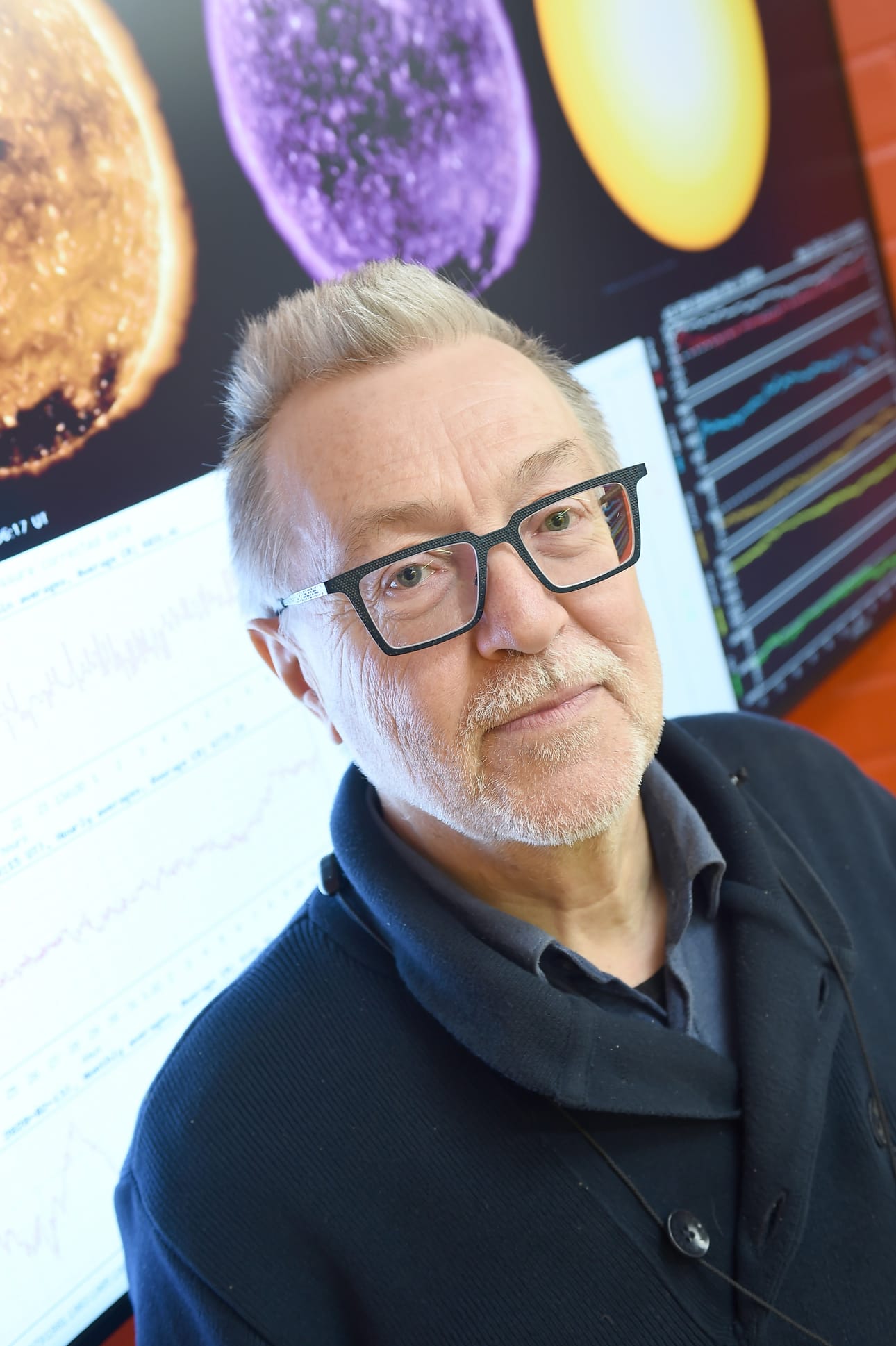 Kalevi Mursula on Oulun yliopiston avaruusfysiikan professori, joka johti 2014-2019 avaruusilmastoa tutkivaa Suomen Akatemian huippuyksikköä.