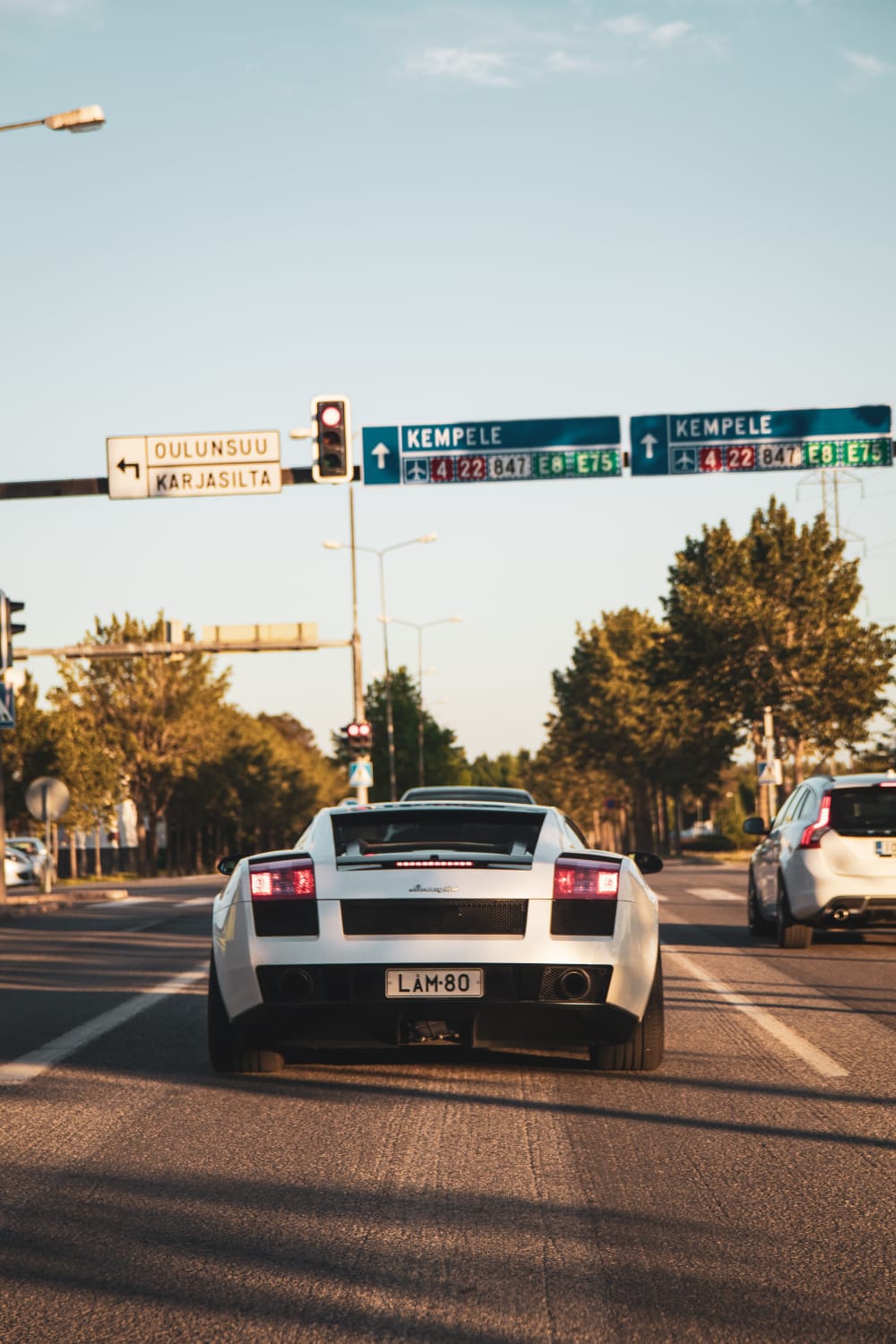 Lamborghini kääntää katseet. Kempeleläisyrittäjä haluaa hankkia italialaishirmun rinnalle myös muita vuokrattavia superautoja.