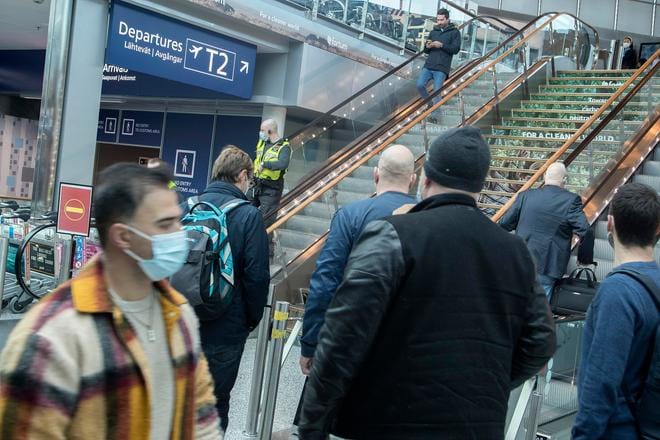 Matkailun elpyminen alkaa näkyä asiakasmäärien kasvuna lentoasemilla. Kuva syyskuulta Helsinki-Vantaalta.