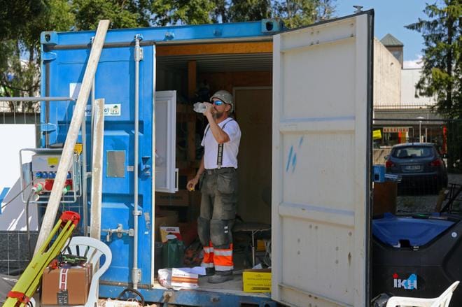 Kari Ruokonen muistaa huolehtia juomisesta ilman käskyäkin. Kuvat Essi Nieminen