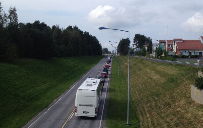 Kalevan lukija taltioi ruuhkautuneen Lentokentäntien aamupäivällä.