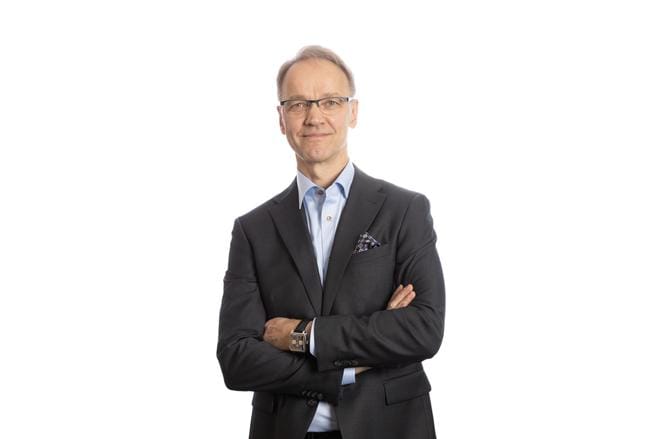 Timo Kohtamäki aloitti Suomirata oy:n toimitusjohtajana syyskuun alussa. Hän on työskennellyt aikaisemmin muun muassa Lemminkäisen toimitusjohtajana ja sen jälkeen monien rakennusalan yhtiöiden hallituksissa.