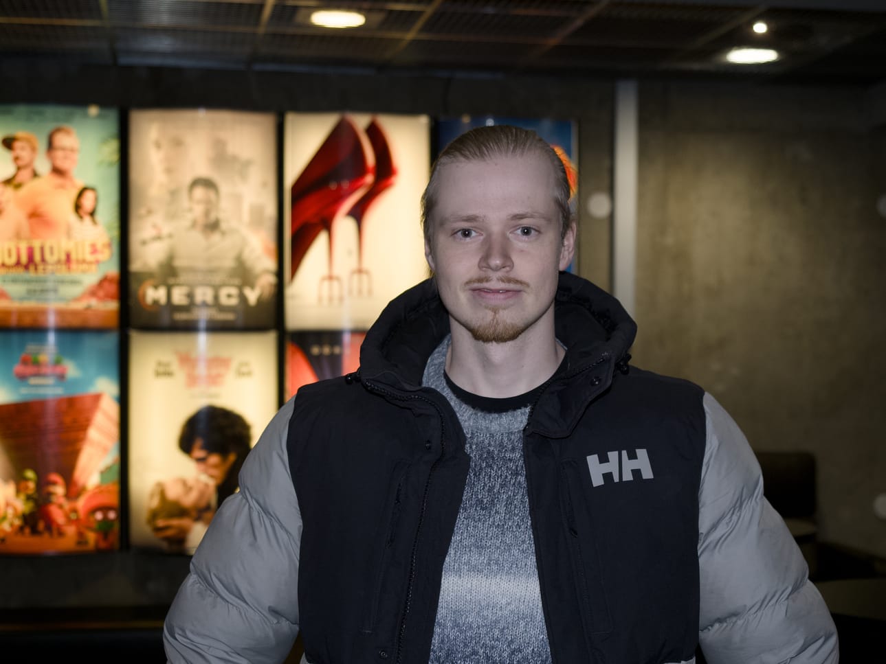 Matias Ojala ilahtuu nähdessään pingistä valkokankaalla. Muista lajia sivuavista elokuvista hänelle tulevat mieleen Forrest Gump ja Balls of Fury – pallot liekeissä.