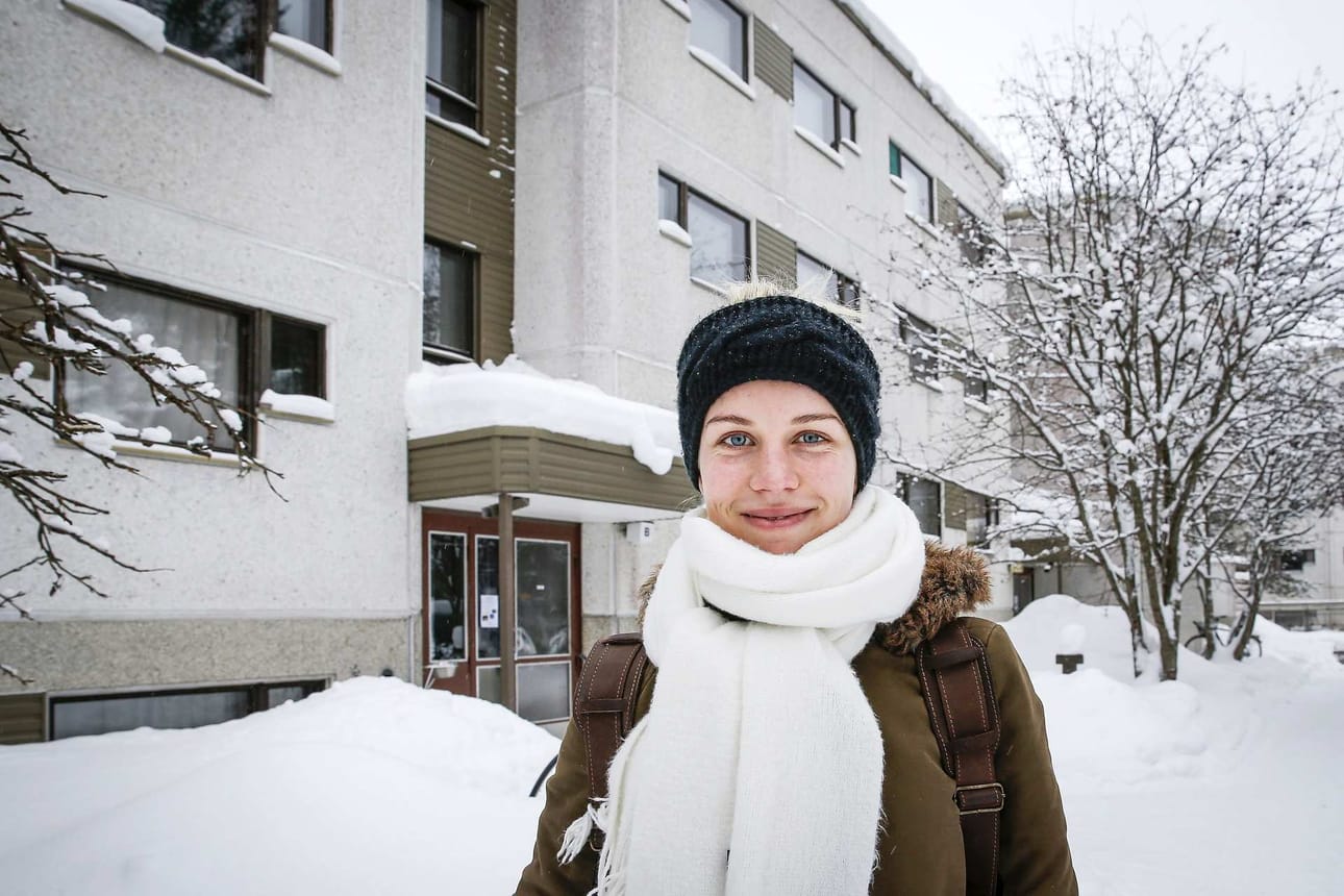 Täydellinen sijainti. Tanskalainen Anne Wibholm asuu Kuntotiellä sairaalaharjoittelunsa ajan. Hän on tyytyväinen asuntoonsa sijainnin vuoksi, vaikka remonttia se jo kaipaisi.