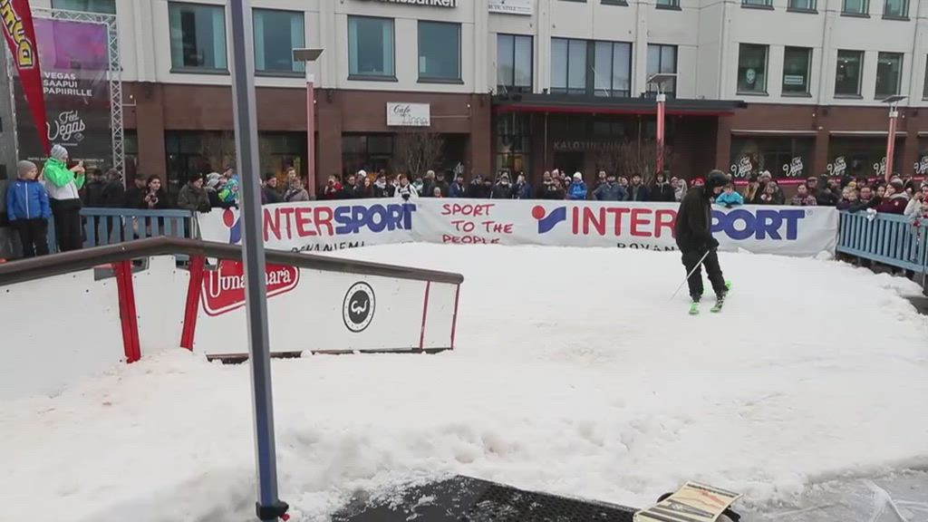 Temppukooste ensilumen tapahtumasta Lordinaukiolla