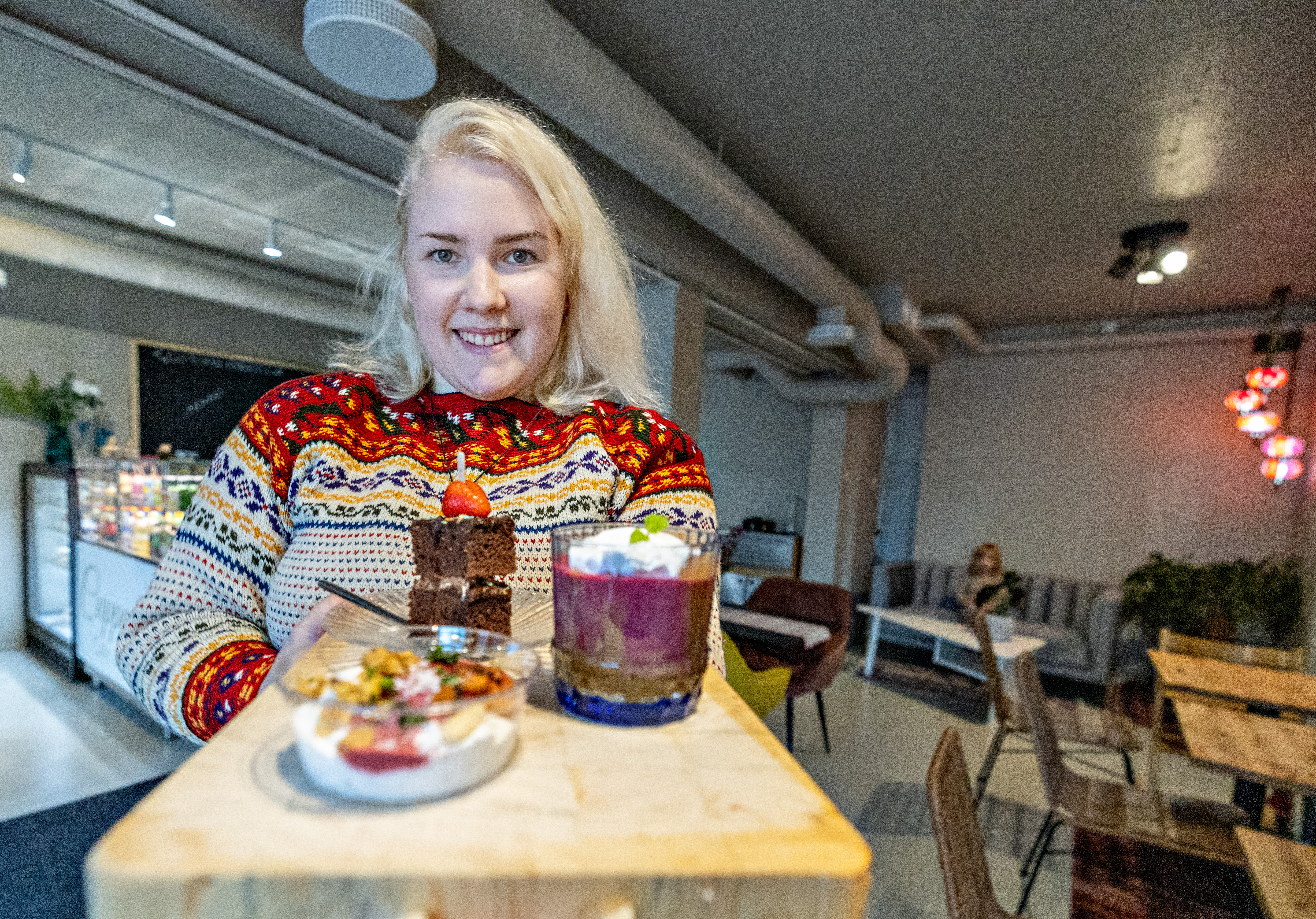 Oululainen Anni Törmä, 24, perusti keskustaan kahvilan, jossa musiikki ei häiritse – Hän ja Janne Rousu pyörittävät myös meksikolaista ravintolaa