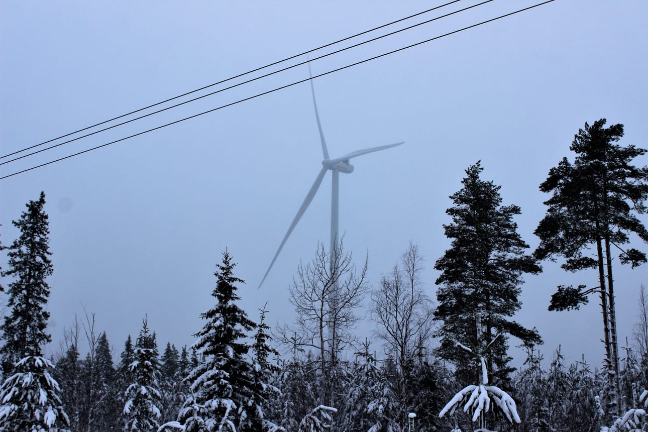 Tuulivoimaloiden paikkojen määrä on muuttunut Åbackin alueen alkuperäisestä 27 voimalan suunnitelmasta.