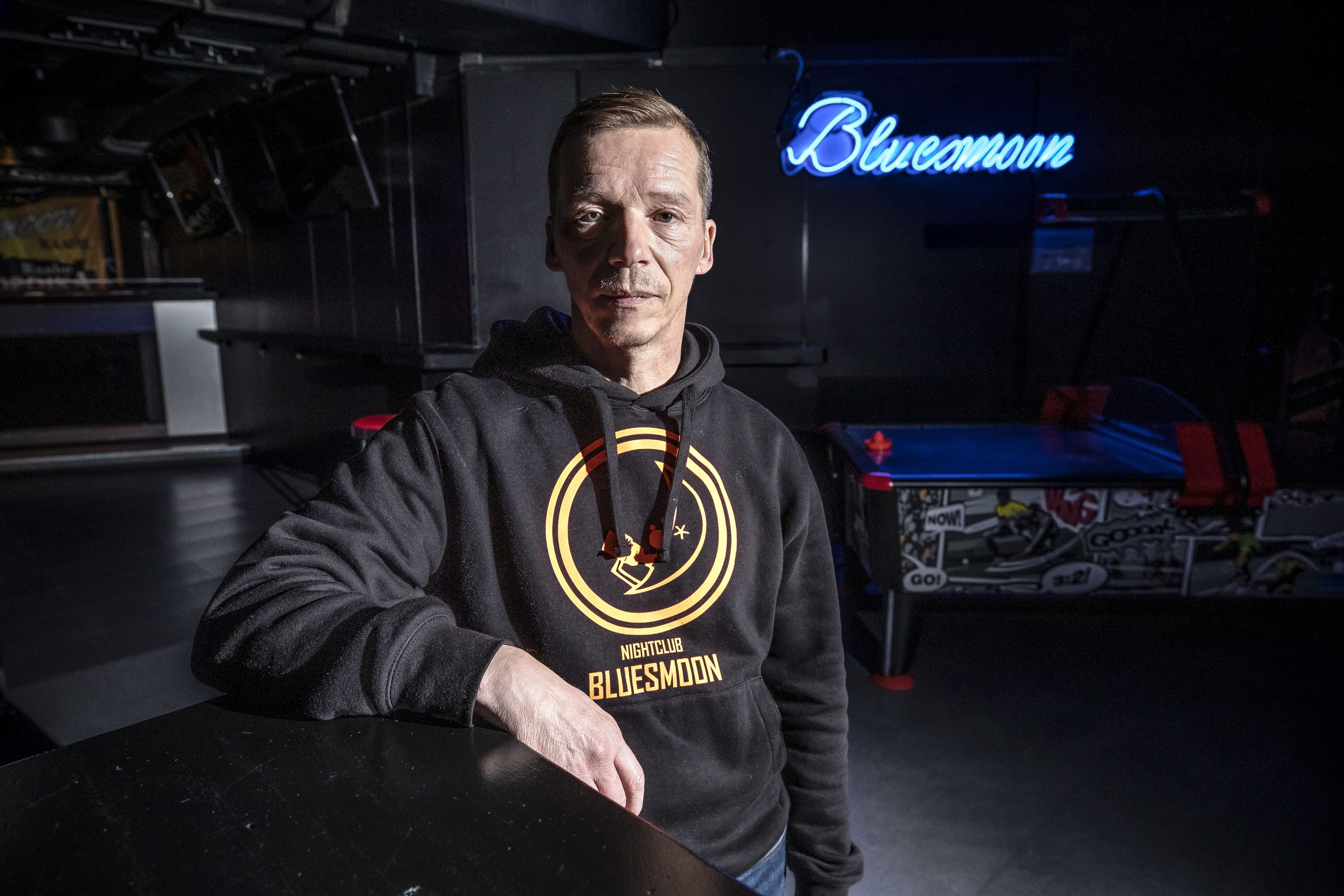 Ravintolayrittäjä joutuu jälleen kerran lomauttamaan, kun uudet rajoitukset tulevat voimaan
