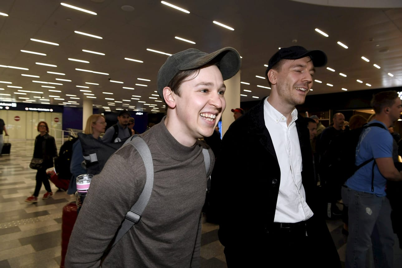 KAJ-yhtyeen jäsenet Kevin Holmström (oik.) ja Jakob Norrgård kuvailivat viisureissua rankaksi mutta hienoksi. LEHTIKUVA / Kimmo Penttinen