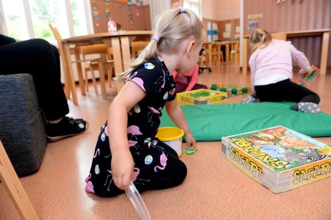 Esikoulukokeilun taustalla on pyrkimys vähentää esimerkiksi maahanmuuttajataustaisten ja vähävaraisten perheiden lasten eriarvoisuutta. Kuva: Mikko Stig