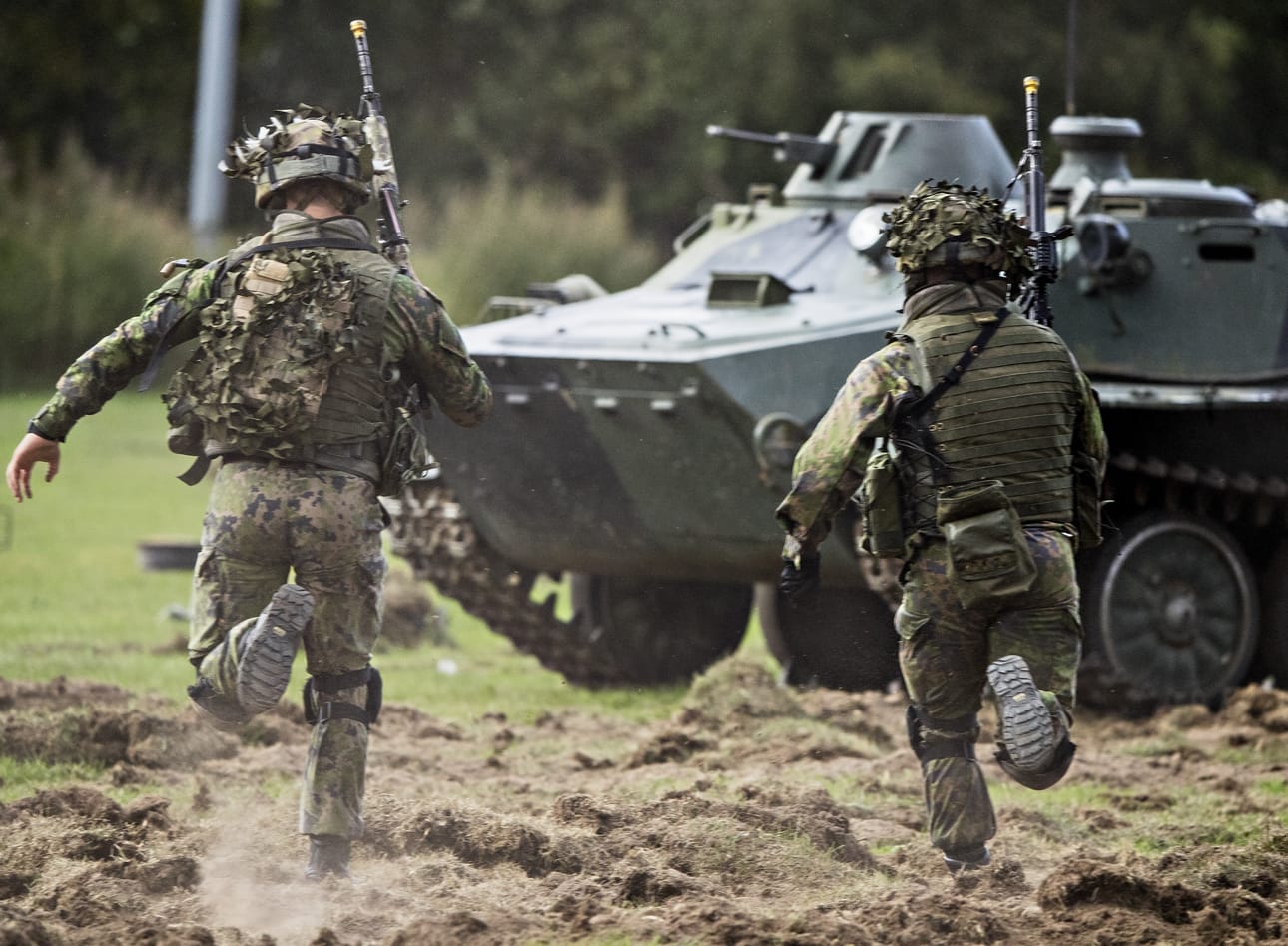 Kapinaa kasvisruokaa vastaan ei armeijassa ole syntynyt. Kuvassa Puolustusvoimat 100 -kesäkiertueen toimintanäytös Oulussa.
