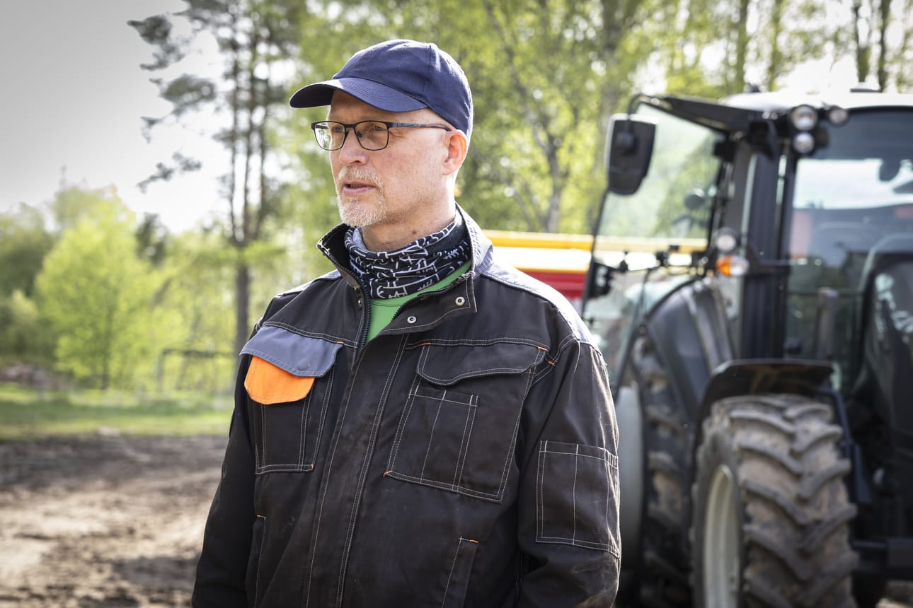 Liminkalainen viljelijä Juho Pakaslahti kertoo, että kasviviljelyn kannattavuus on heikentynyt jo pitkään.