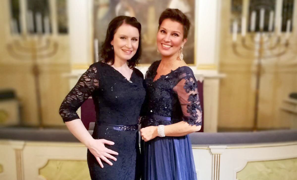 Arja Koriseva ja Minna Lintukangas tekevät tiivistä yhteistyötä niin musiikillisesti kuin muullakin saralla.