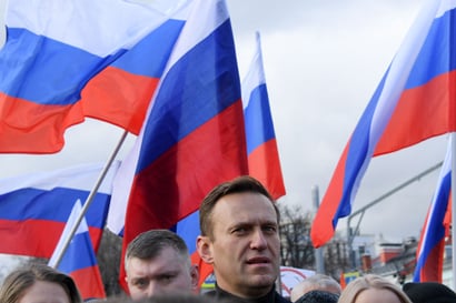 Oppositiopoliitikko Aleksei Navalnyi on kuollut vankeudessa, kertovat venäläiset uutistoimistot