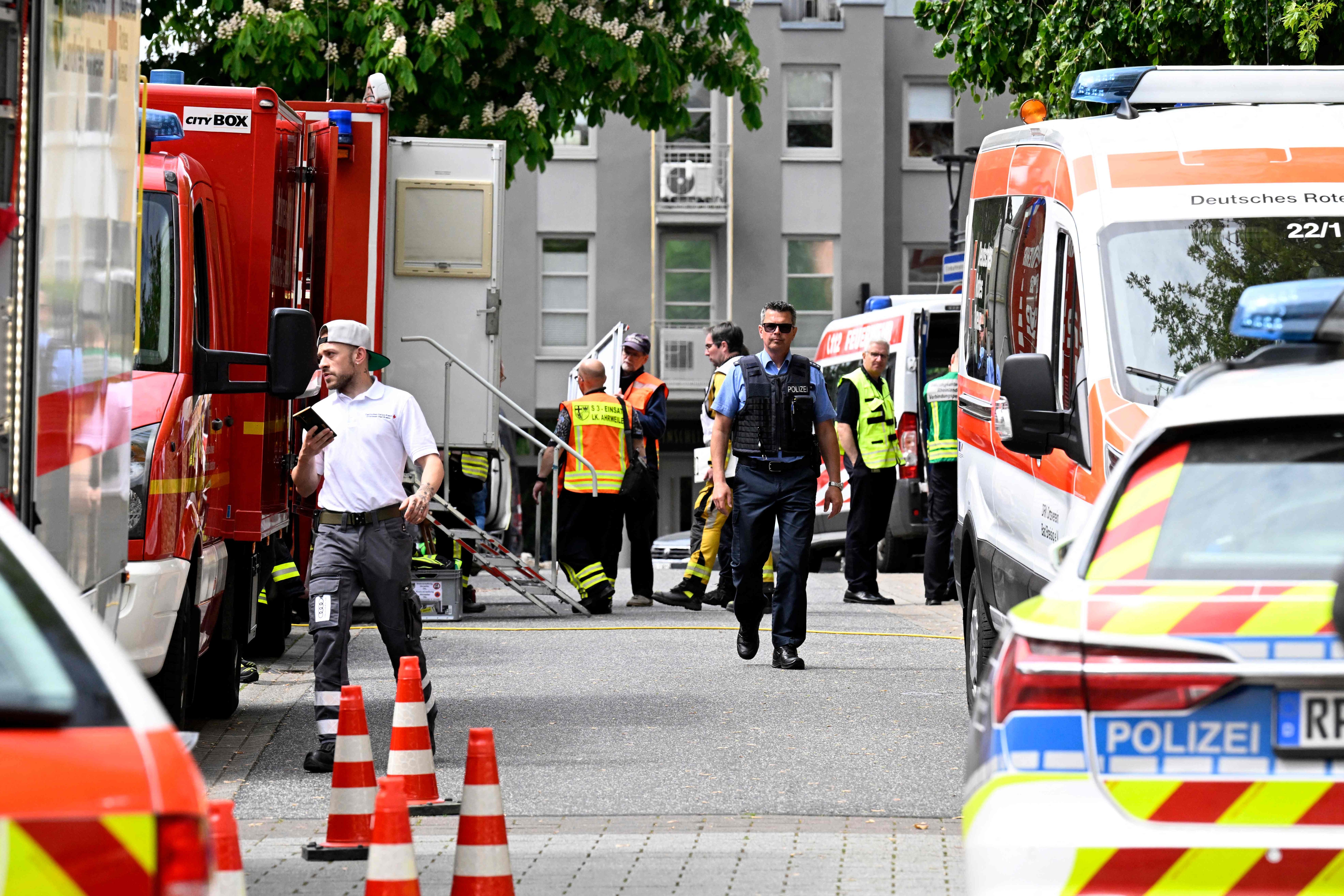 Saksassa pankissa ollut panttivankitilanne laukesi, pankkiryöstäjät pakenivat