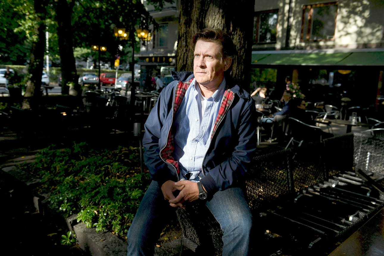Santeri Kinnunen jäi elokuussa vuoden mittaiselle virkavapaalle pitkäaikaisesta työpaikastaan Helsingin Kaupunginteatterista.