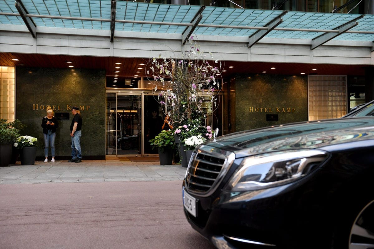 Vähintään kahden suomalaishotellin asiakkaiden tietoja on vuotanut tietomurrossa. Toinen on kuvan hotelli Kämp Helsingissä. LEHTIKUVA / Antti Aimo-Koivisto