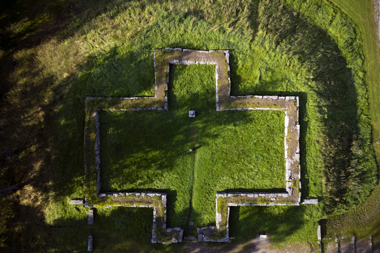 Vanhassa Vaasassa ollut triviaalikoulu tuhoutui Vaasan palossa vuonna 1852. Triviaalikoulussa opiskeli mm. J.L. Runeberg. Koulusta on jäänteenä kivijalka. Arkistokuva.