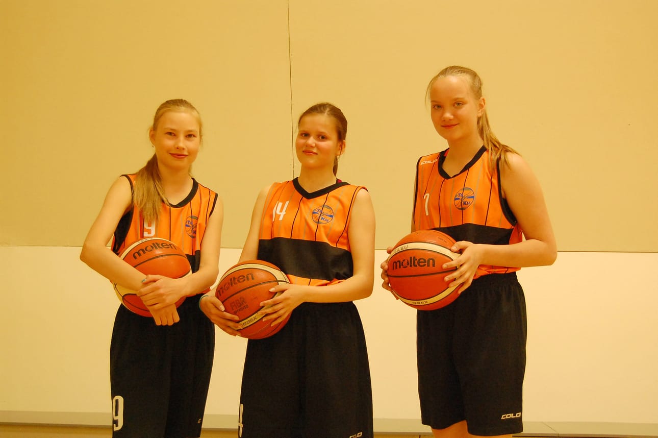Taivalkosken Kuohun Annamaija Oinas, Sofia Partanen ja Leena Rokolampi lähtevät innolla hakemaan uusia kokemuksia Susi All Stars -leiriltä.