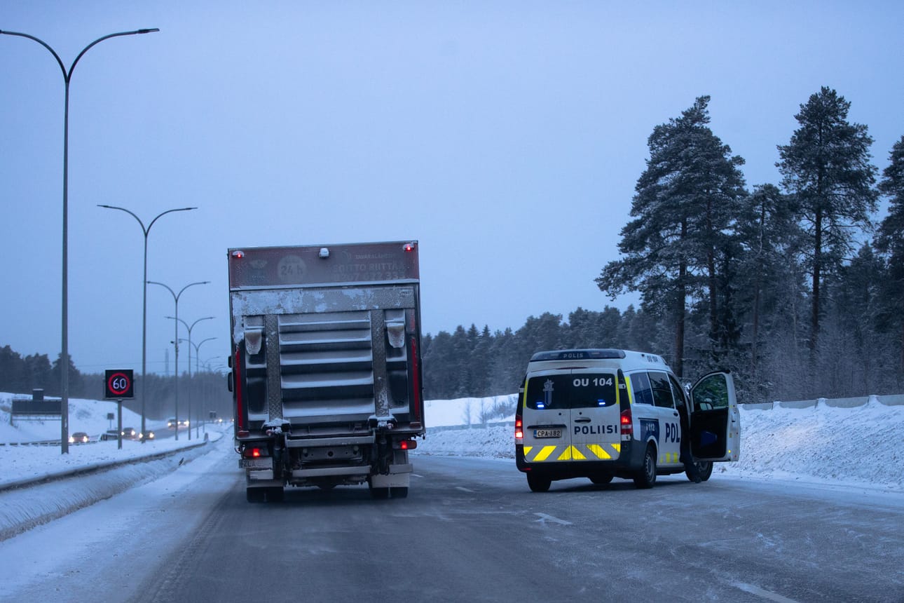 Kolari sulki Lintulan liittymän Poikkimaantielle vievän rampin noin tunnin ajaksi.