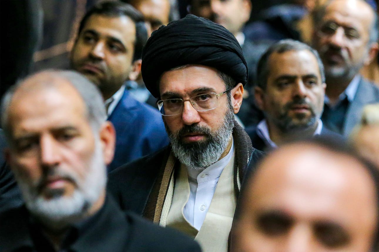 Iranin ylin johtaja on kannustanut kansalaisia kaduille.