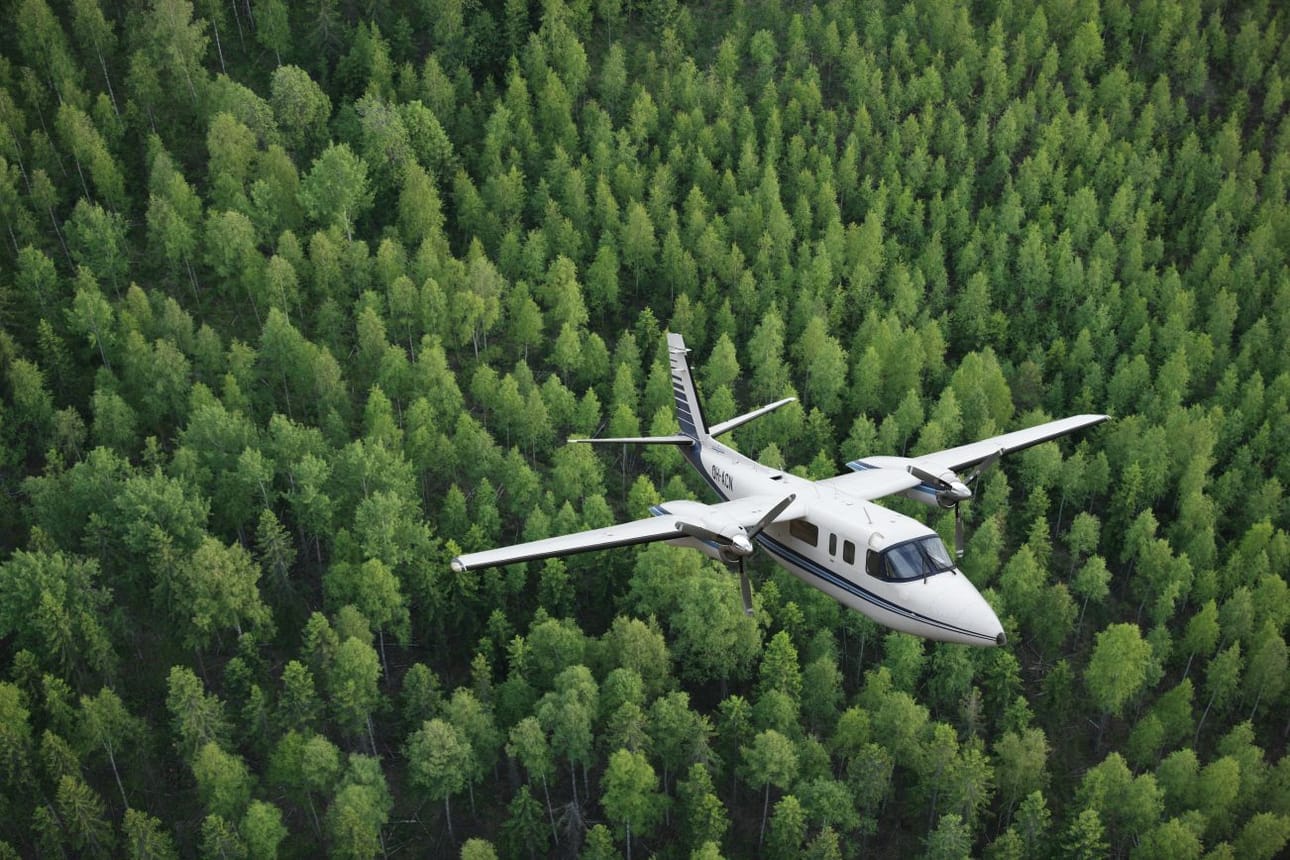 Maanmittauslaitos käyttää kartoituslennoilla muun muassa tätä Rockwell 690A Turbo Commander -konetta (OH-ACN), jota operoi Konekorhonen Oy.