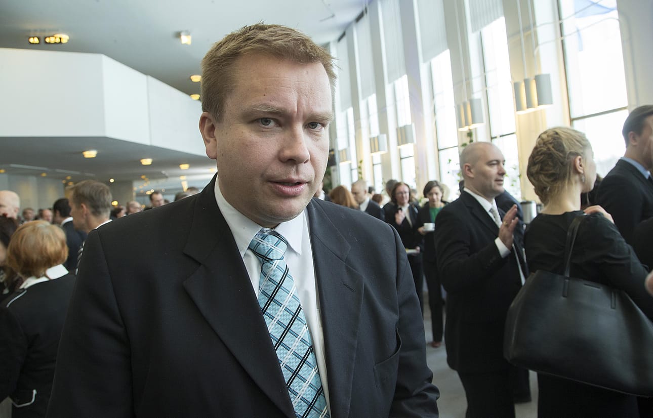 Keskustan Antti Kaikkonen suhtautuu kielteisesti siihen, että hallituspuolueen puheenjohtajan vaihdos johtaisi aina jonkin sortin hallitusneuvotteluihin.