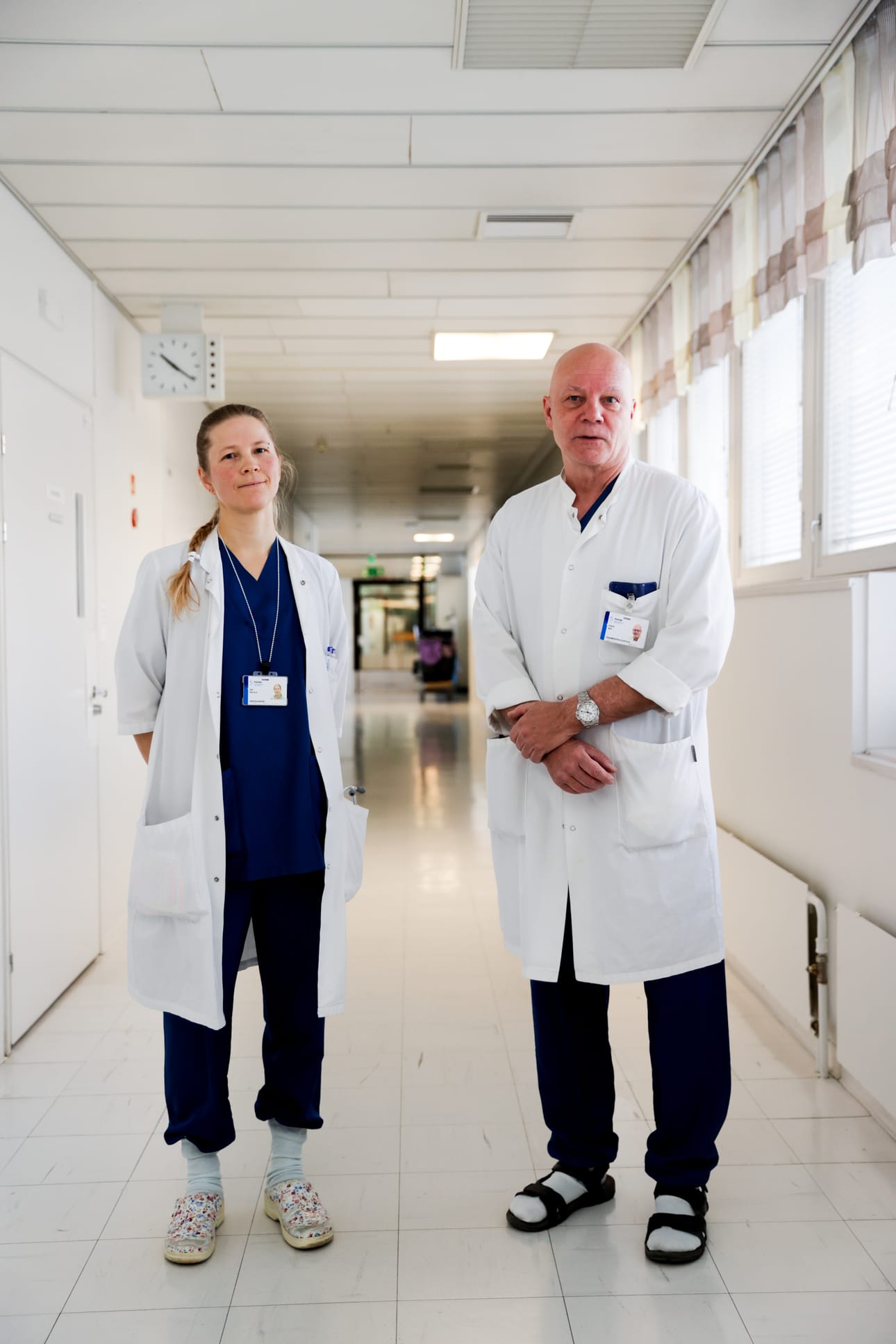 Yleislääketieteen erikoislääkäri Sini Rintala valmistuu lähiaikoina Suomen ensimmäiseksi alan koulutuksen saaneeksi hospitalistiksi OYSin Vatsakeskukseen. Vatsakeskuksen johtaja Heikki Wiik toi hospitalistimallin pilotoinnin OYSin vatsakirurgian osastolle vuonna 2016.