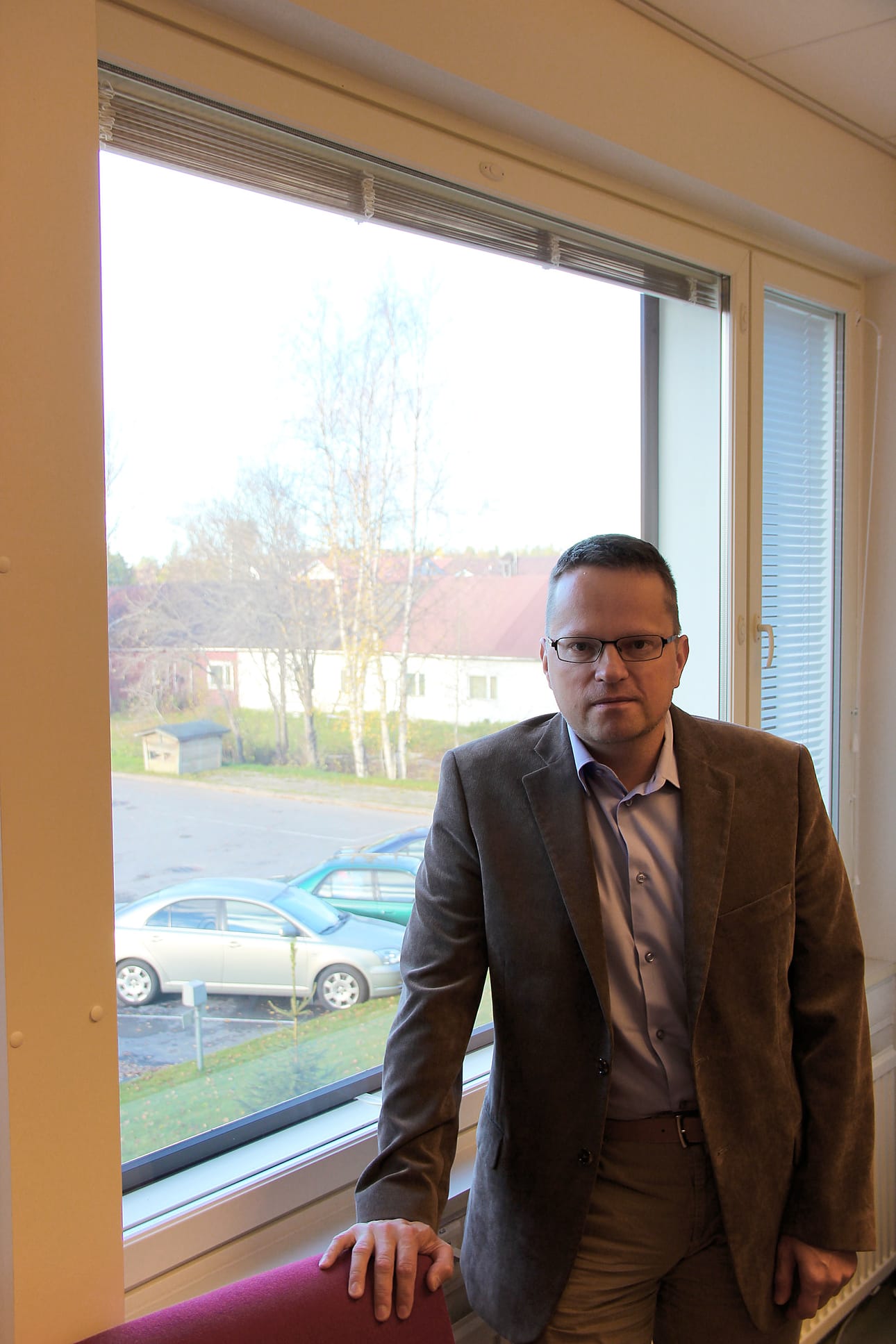 Kaupungintalon ikkunan alla näkyvistä Timo-Iikan ”pöksien” kohtalosta ei kaupunginjohtaja Tomi Timosella ollut muuta kertoa, kuin että hiljattain kaupungin omistukseen siirtyneiden, purettavien listalla olevien rakennusten suojissa asuu vielä muutama vuokralainen.