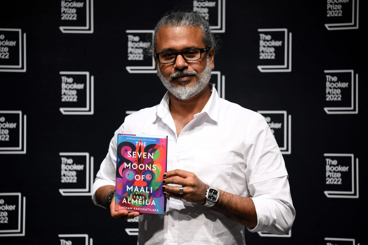 Srilankalainen Shehan Karunatilaka voitti kirjallisuuden Booker-palkinnon teoksellaan The Seven Moons of Maali Almeida. LEHTIKUVA/AFP
