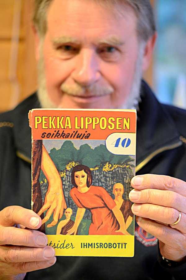 Erikoisin Seppo Tuiskun ja Aarne Haapakosken eli Outsiderin yhteistyön hedelmä on Pekka Lipponen 40: Ihmisrobotit. Ihmisrobotit oli tieteiskirjoista vaikutteita saanut zombie-tarina, Tuisku avartaa. Tuiskun kirjoittama tarina katosi postissa sen jälkeen, kun Haapakoski oli lähettänyt käsikirjoituksen takaisin Tuiskulle sitä korjailtuaan. Haapakoski kirjoitti tarinan uudelleen ulkomuistista.
