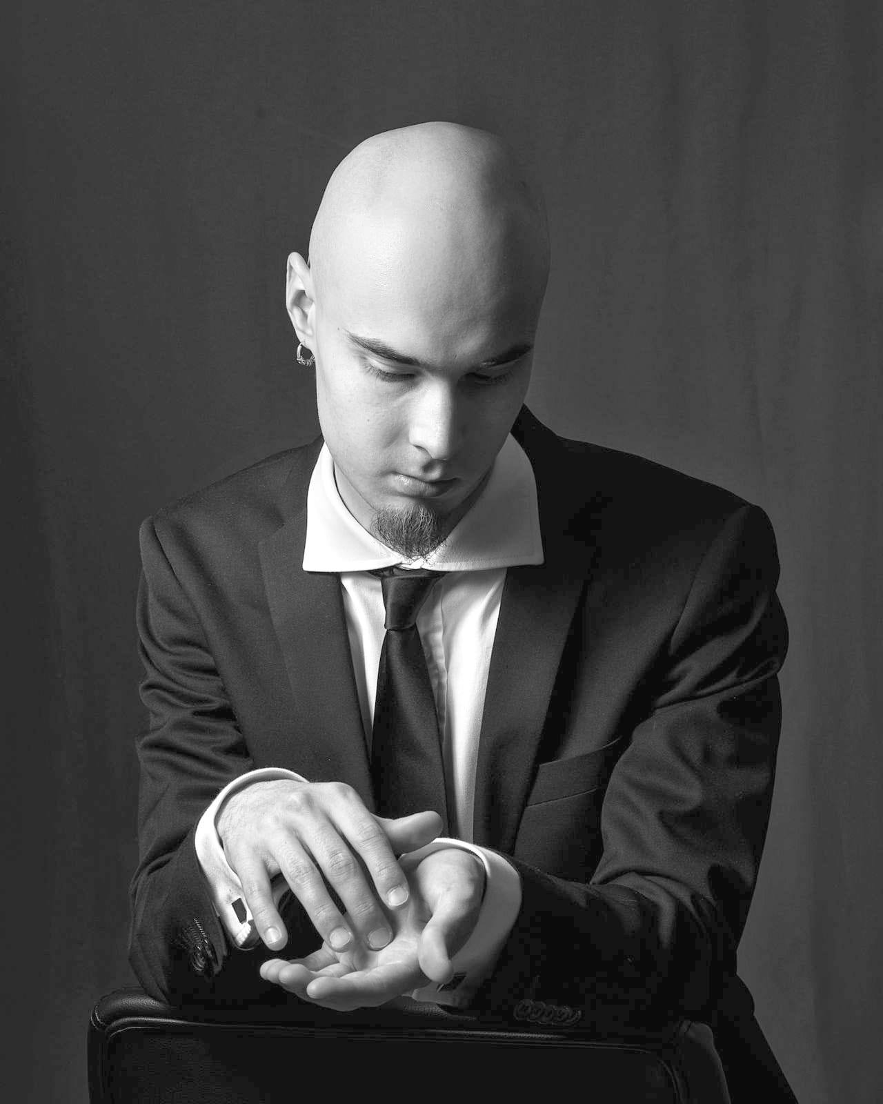 Janne Oksanen on julkaissut syksyn aikana kokonaislevytyksen Toivo Kuulan pianotuotannosta.