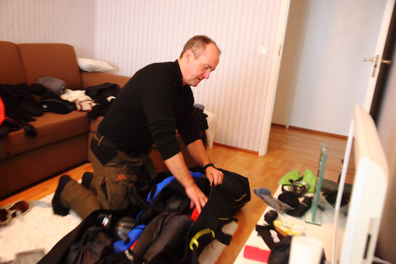 Keijo Haka-Riskun reissuvarustus alkaa olla pakattuna.