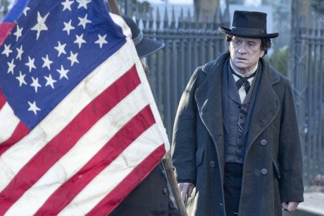 Abraham Lincoln (Daniel Day-Lewis) teki sisällissodan ravisteleman kansakunnan johtajana suuria ratkaisuja, jotka vaikuttivat tulevienkin sukupolvien elämään. KUVA: MTV3