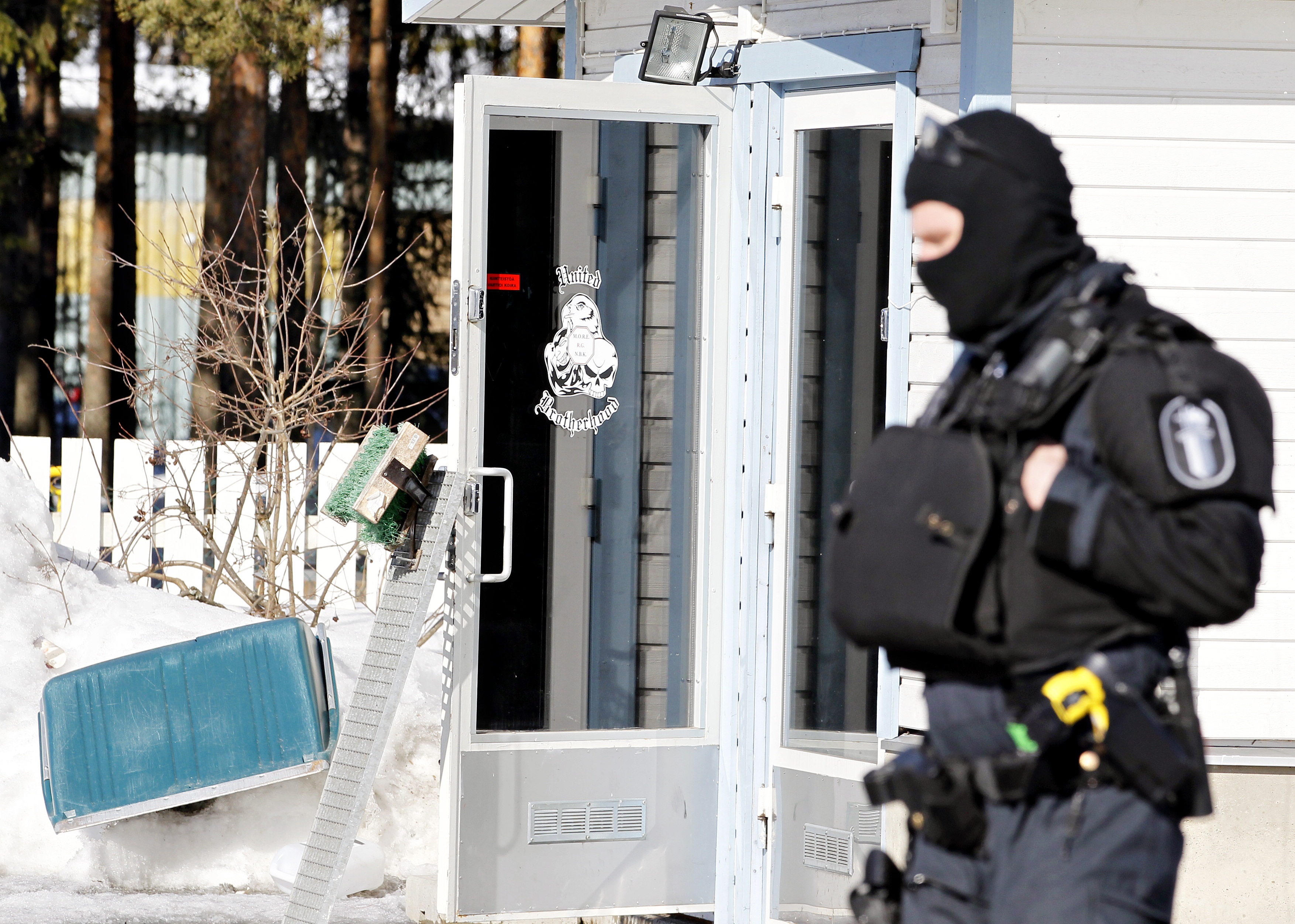 Rikollisjengi United Brotherhoodin tiloihin tehtiin etsinnät maanantaina.