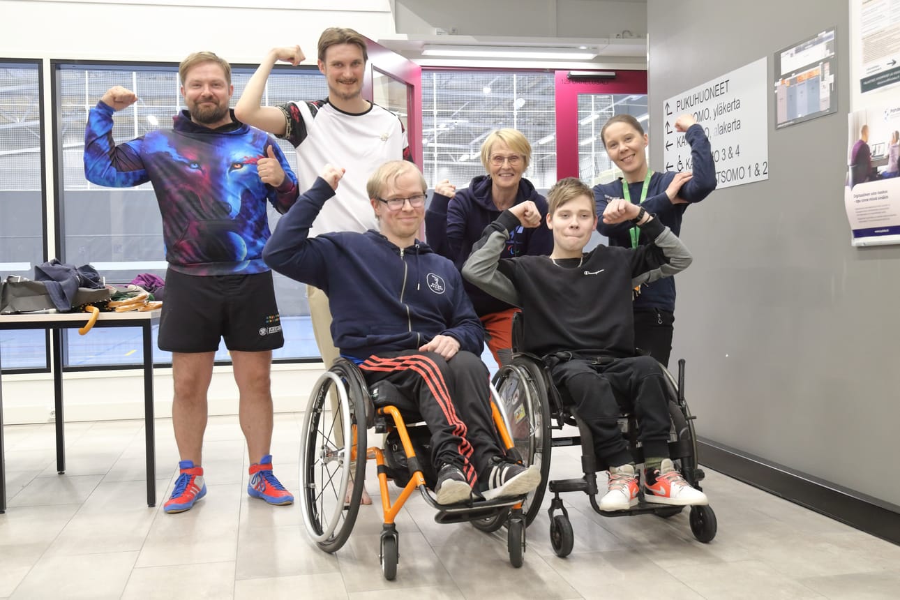 Lajikokeilutapahtuman järjestäjät toivovat, että paikalle saapuu paljon ja että kaikki osallistujat saisivat kokemuksia eri lajeista. Kuvassa Jukka Lempinen, Juuso Huovinen, Tuomo Himanka, Sari Kuivas, Edwin Myllykoski ja Hanna Koskinen.
