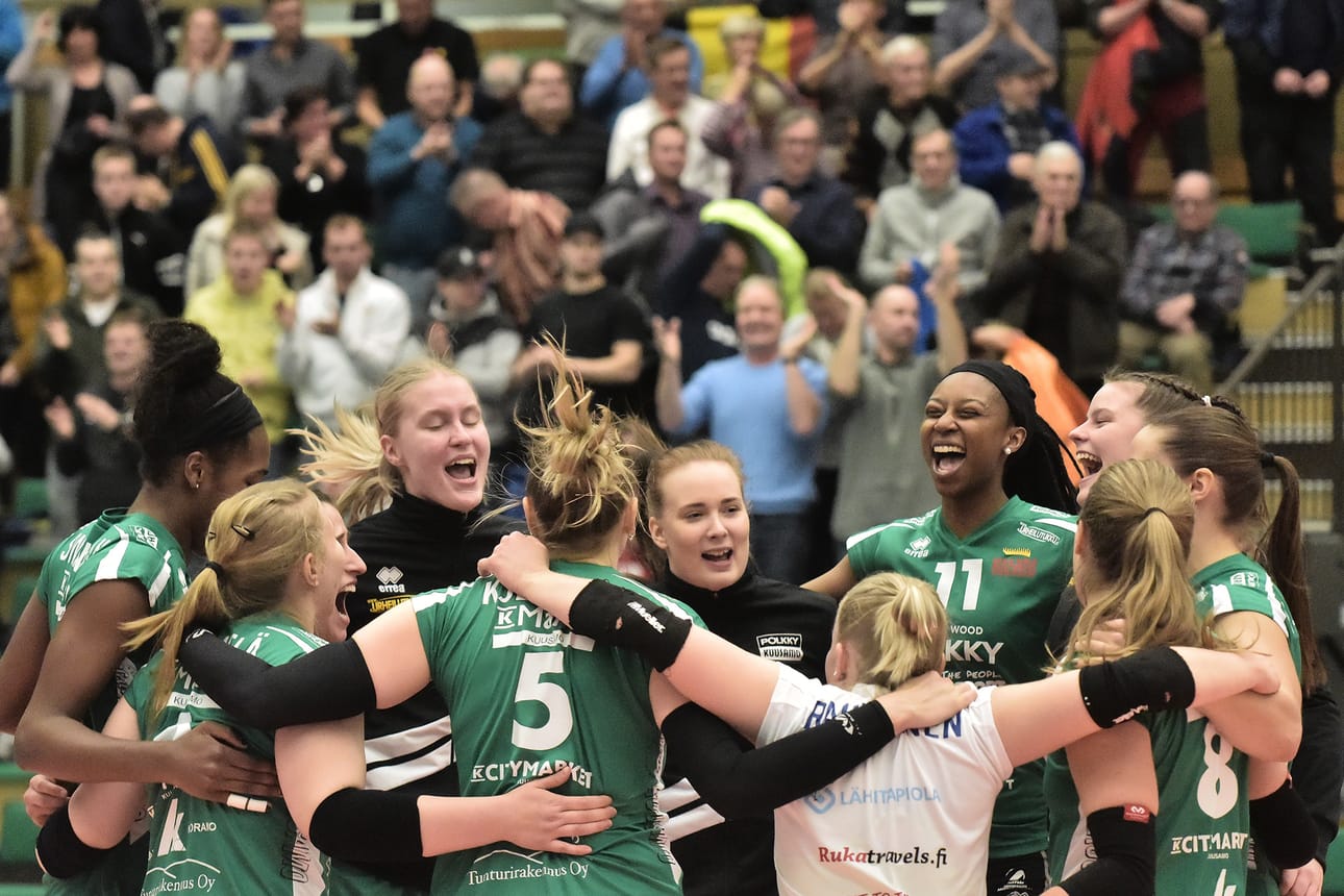Pölkky Kuusamo juhlii seurahistorian ensimmäistä voittoa Euroopan Challenge Cupissa. Antwerpen kaatui Kuusamossa erin 3-1.